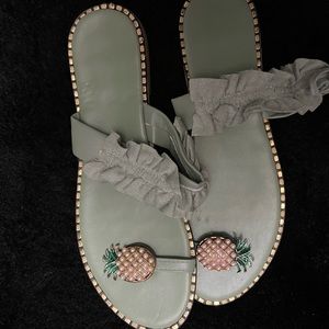 Sage pineapple sandal size 9